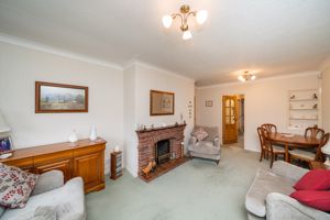 LOUNGE/DINER- click for photo gallery